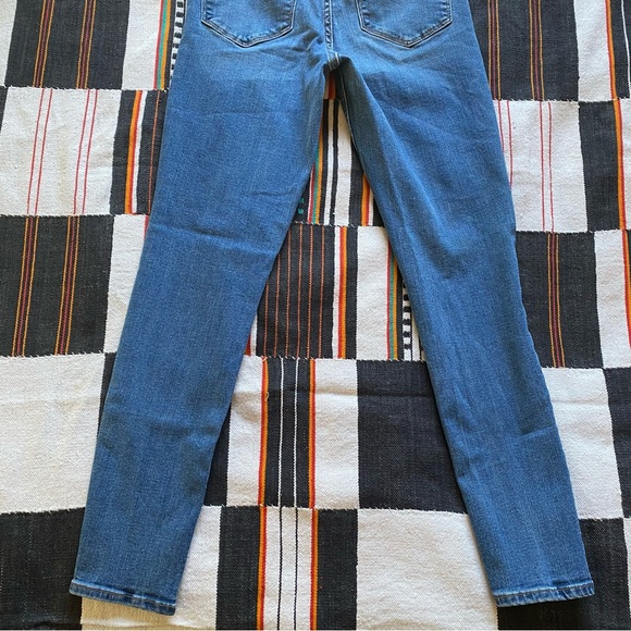 Gap High Rise Universal Leggings. Denim. Size 6/28 R. Excellent condition! - Picture 8 of 9